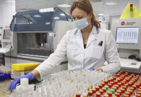 «Инвитро» сообщила о росте записей на ПЦР-тесты в полтора раза